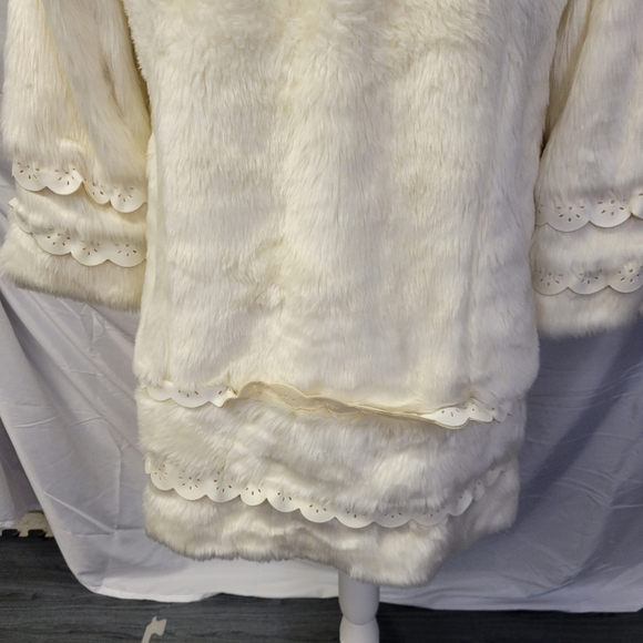 Children's place Faux Fur coat xl - Picture 14 of 16